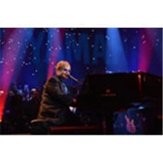 Дистанционная трансляция выступления сэра Элтона Джона на роялях Disklavier™ прошла по всему миру