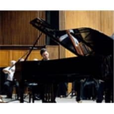 Эдуард Кунц выступил на открытии концертного цикла «Звёзды Yamaha в Сочи»
